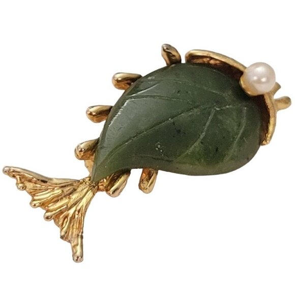 Gold Tone Carved Jade Genuine Pearl Fish Brooch Pin E800 - Picture 4 of 10